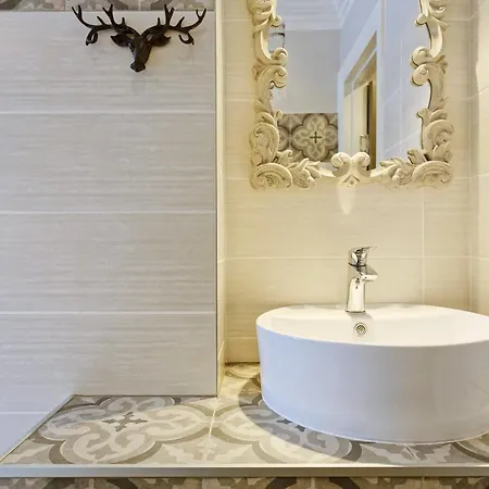 Апартаменти Teika Boutique Apt. + Free Parking *